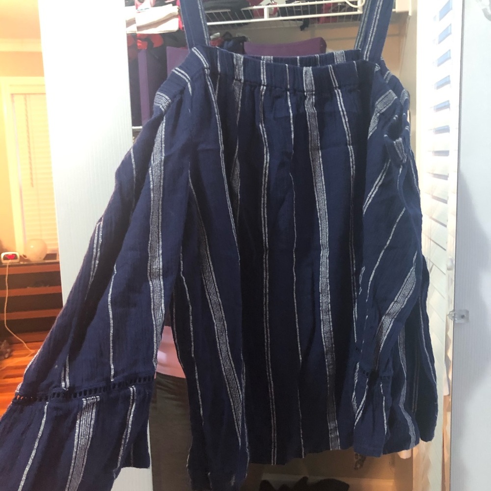 Off shoulder shirt